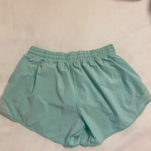 LULULEMON hotty hot 4” shorts - Picture 2 of 4